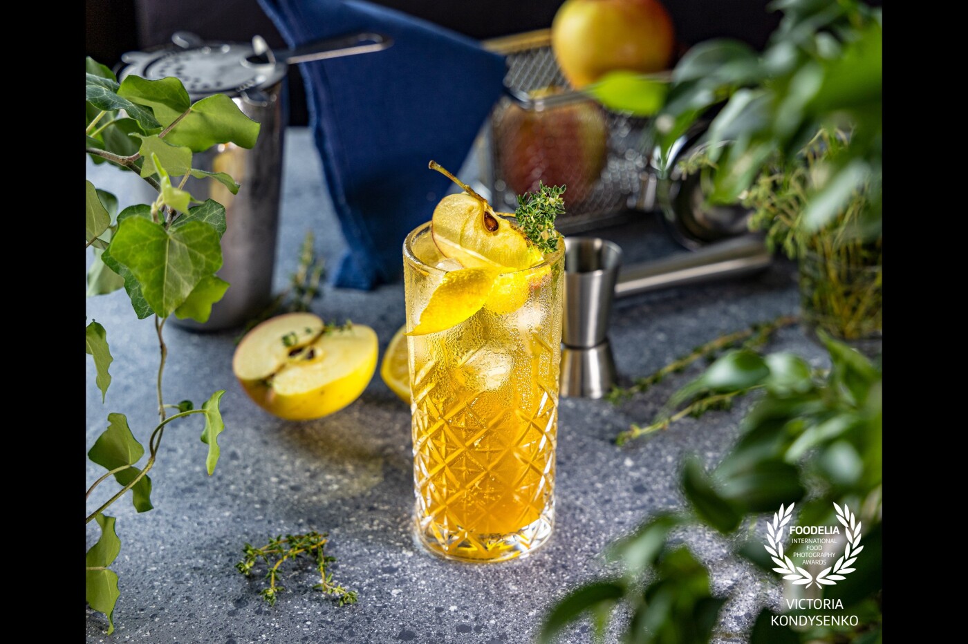 Autumn Fizz. This delicious fall cocktail is the perfect mix of herbaceous and autumnal flavor. Sparkling cider, dry gin and  Jamaican Ginger Sugar makes for a truly delicious, beautiful and refreshing fall drink.