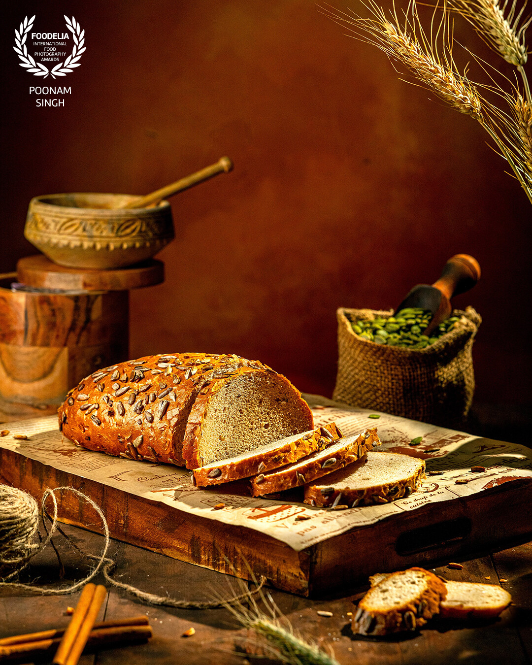 Capture the magic of early mornings with bread photography. The serenity, fresh beginnings, and inviting aroma blend beautifully in captivating images. Explore the art of combining photography with a morning vibe to showcase the warmth and beauty of freshly baked bread.