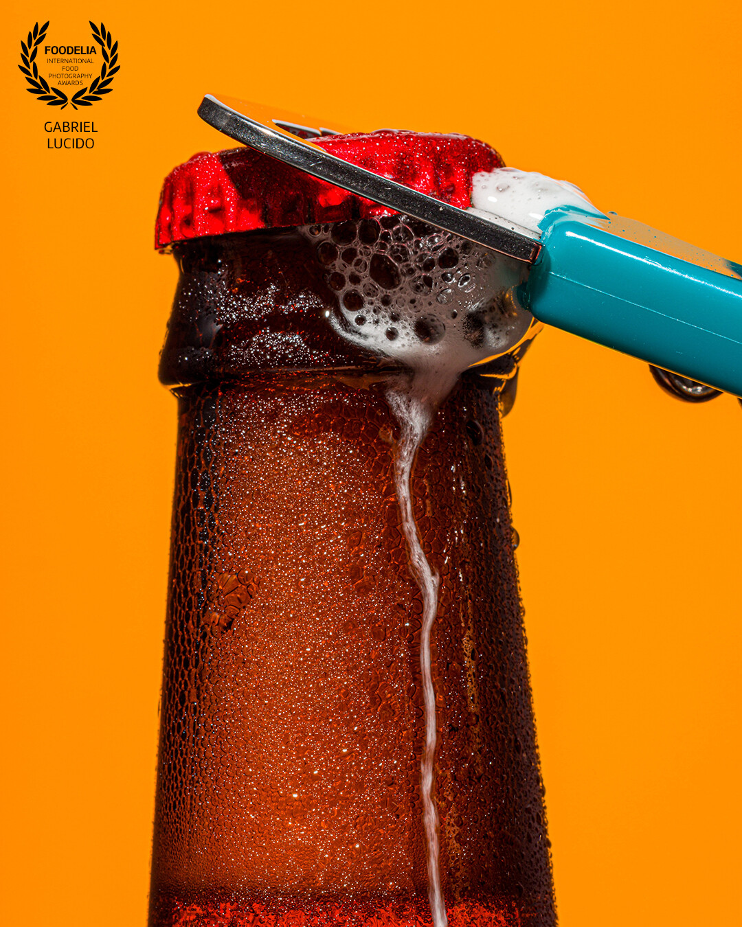 Graphic beverage photography, check out the Gif version on studioxmi.com!