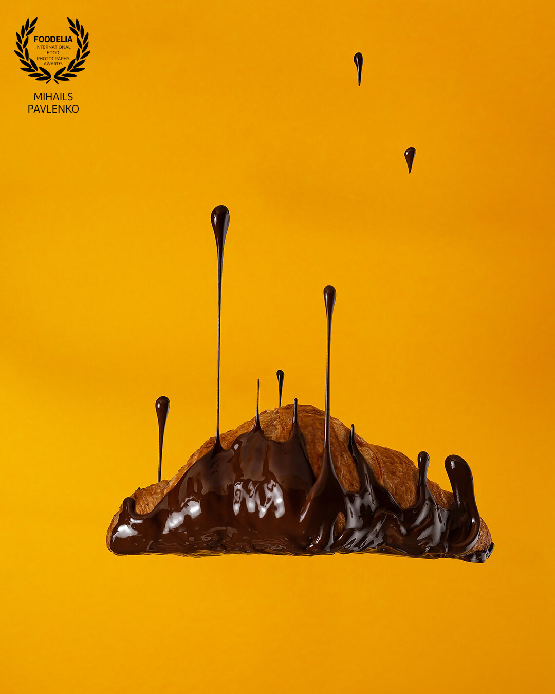 Flying chocolate croissant.<br />
Agency @primoriga