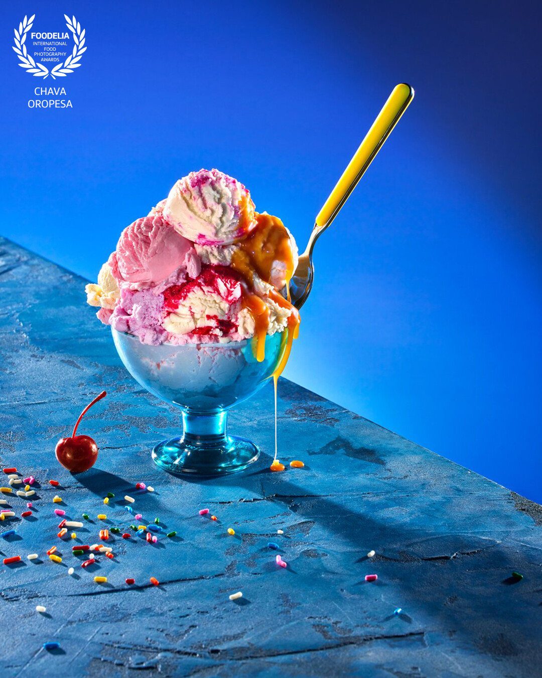 Personal work, playing with ice cream and bold colors.<br />
Food Styling: Mariana Swedelson