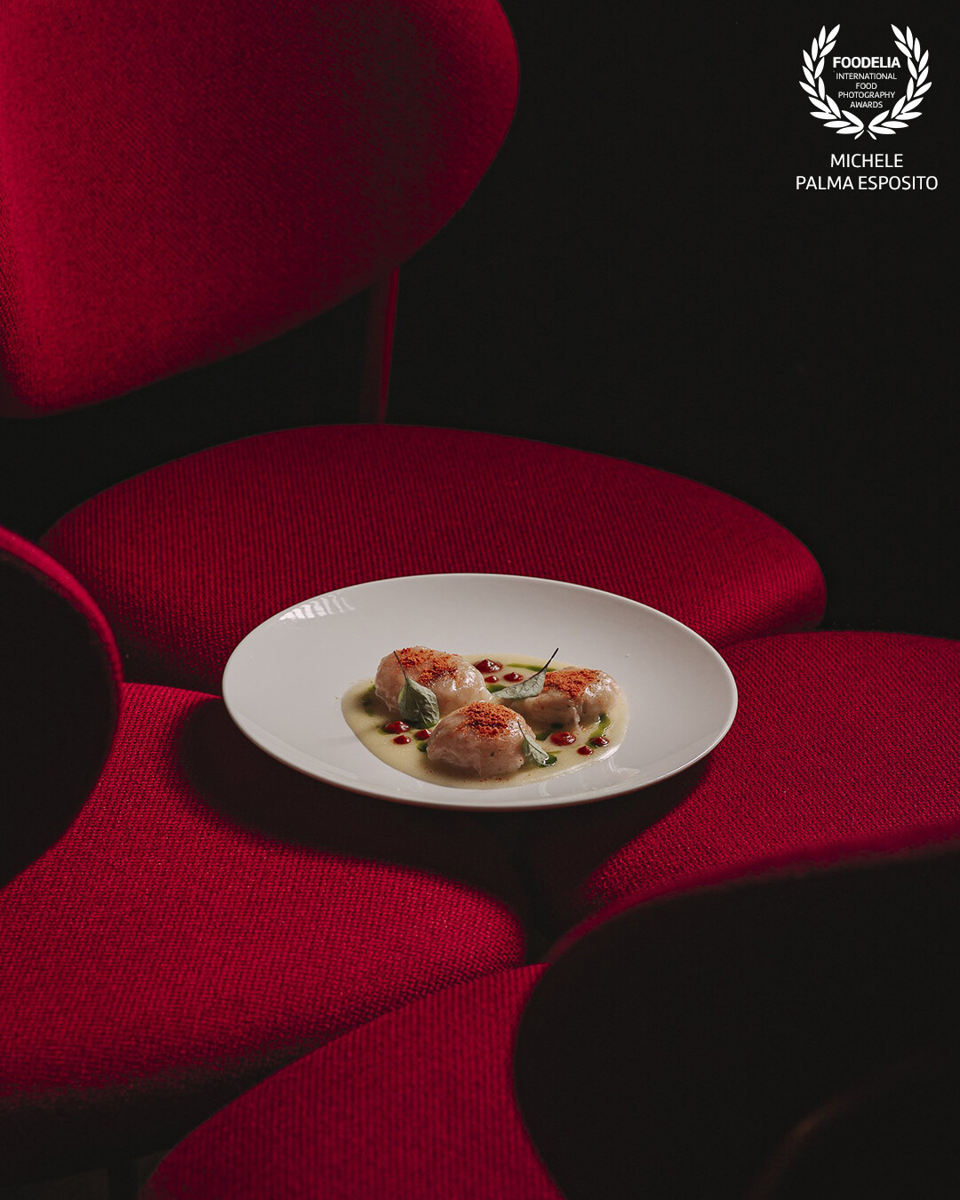 Raviolo di patata con gamberi rosa di Ponza , pomodoro alla brace , olio allo shiso e salsa al burro.<br />
<br />
Otoro Ishi - Chef Vincenzo Ruggiero.