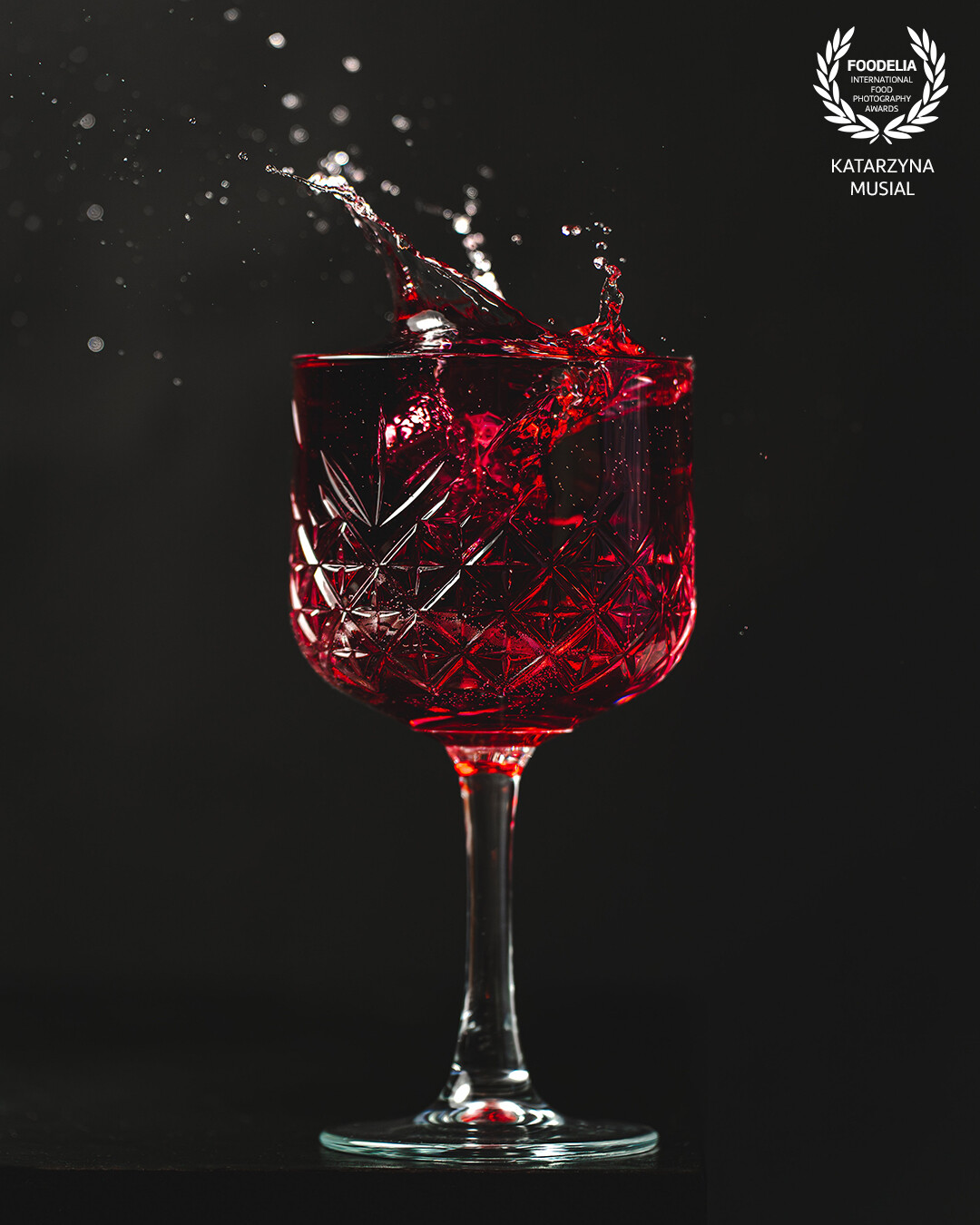 Place: @Soulresto in Kraków, Head Chef @radoslaw_kaptur<br />
Captured chaos in a crystal chalice—where elegance meets a splash of rebellion. A bold crimson dance frozen in time, tempting fate and taste alike. Dare to sip the moment?