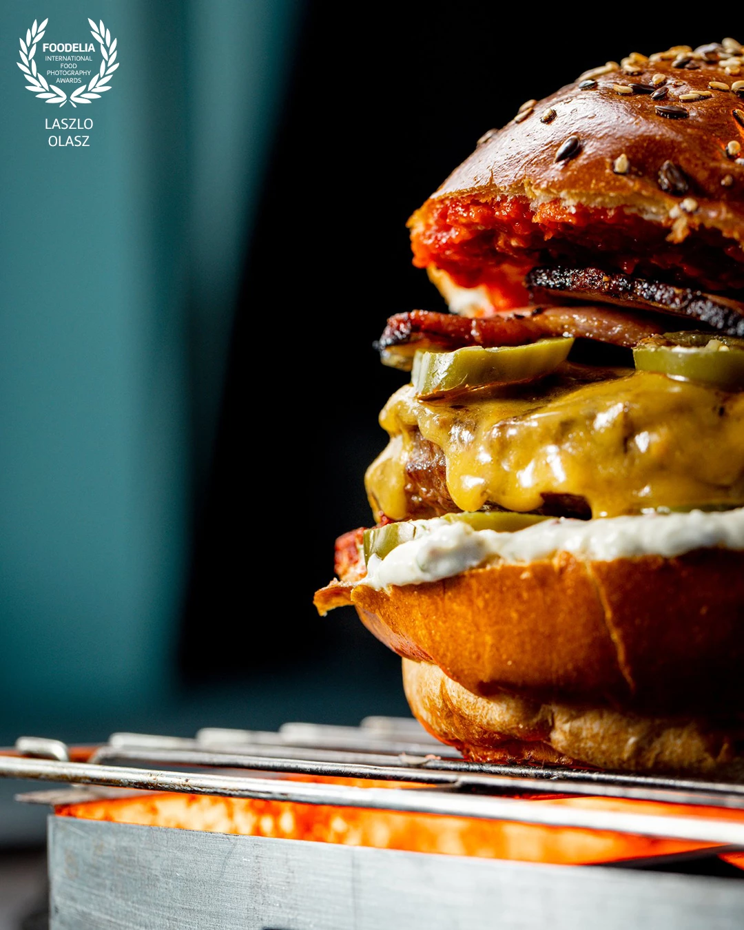 Petry Urban Grill photoshoot to illustrate the smoking Josper grilled burgers in a flamy way.<br />
We did not use any fire, it's all a game of lights.