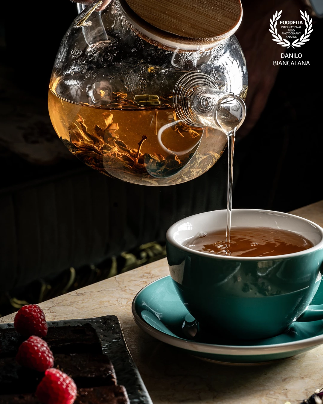 How regal and elegant is this five o'clock tea?<br />
Photo taken during a shooting in Dubai at @legendarium.dubai