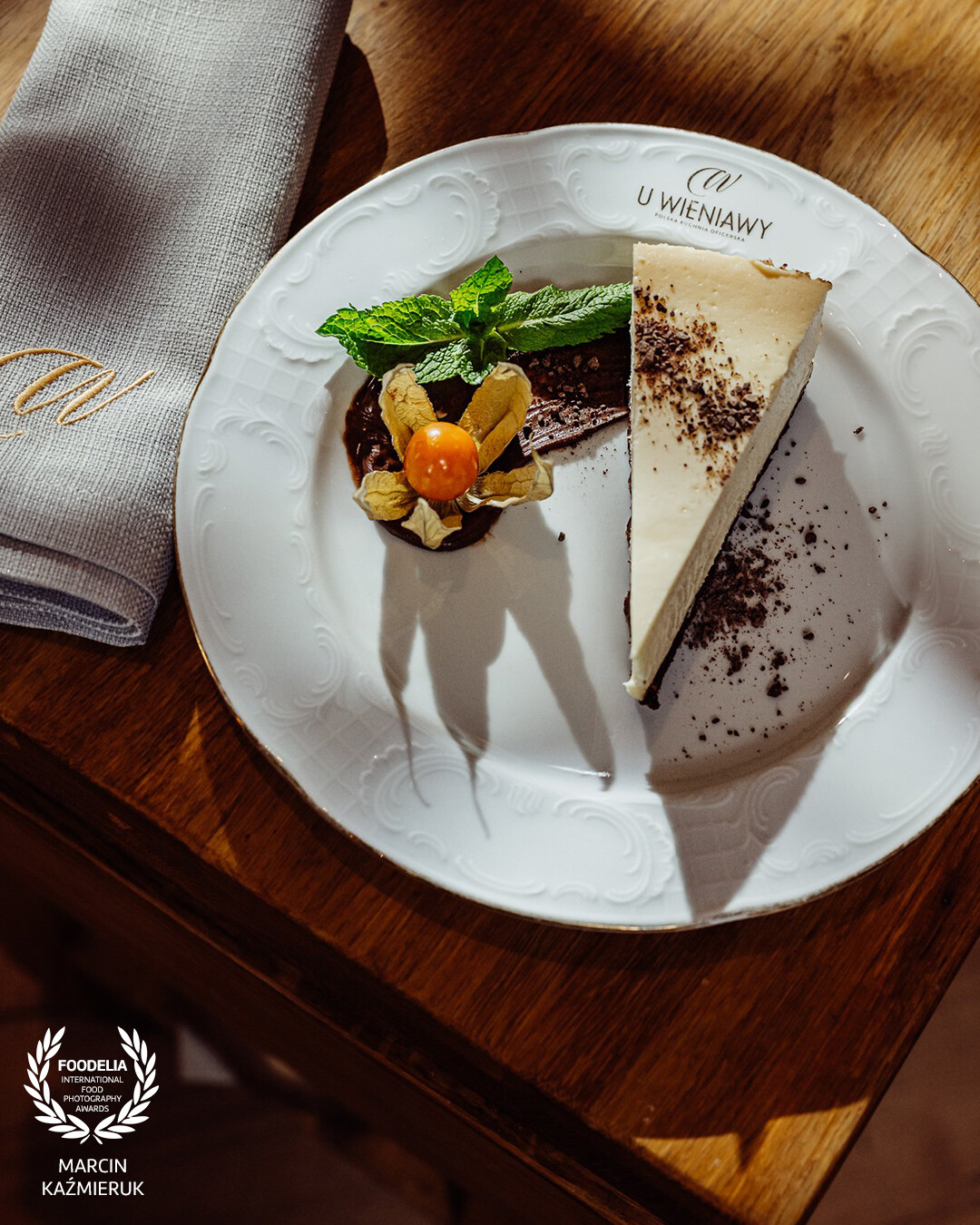 An exceptional restaurant in the heart of the country and the capital. U Wieniawy in Warsaw. Polish officer cuisine refers to the culinary history in which native traditions were boldly enriched with the taste of the big world. Everything we know and like prepared with Uhlan imagination!<br />
<br />
Here cheesecake with chocolate!<br />
<br />
@marcin4funphotos @fotofoodie<br />
@uwieniawy_restauracja<br />
@nikon_pl @nikoneurope @nikonusa @godox_global