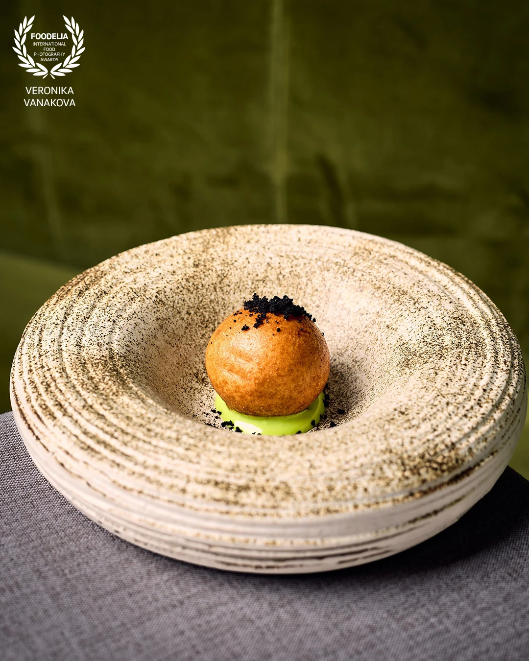 Seasonal Creation from La Trasiega restaurant (@latrasiega): A refined and modern plating showcasing textures, elegance, and balance. A visual tribute to seasonal cuisine and culinary creativity.