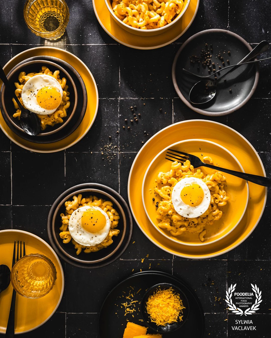 I don't often eat mac and cheese, but when I do, it is always with sunny-side-up egg :) Have you tried it this way? It is delicious! The creamy, runny yolk pairs beautifully with the creamy cheese. Yum, yum, yum.