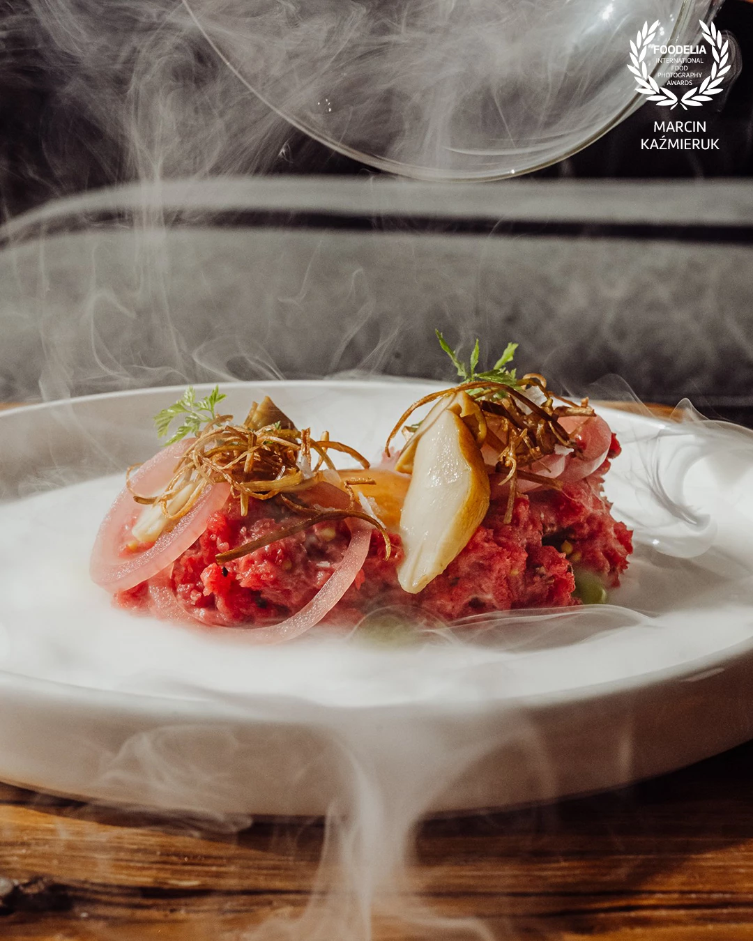 New menu by new chef @maciejmoranski at beautiful and delicious restaurant Horyzont Smaków @zlotyhoryzont. At the picture: Smoked beef tartare/marinated mushrooms/parsley mayonnaise/marinated red onion/leek<br />
<br />
@marcin4funphotos<br />
@fotofoodie<br />
@nikon_pl @nikoneurope @nikonusa