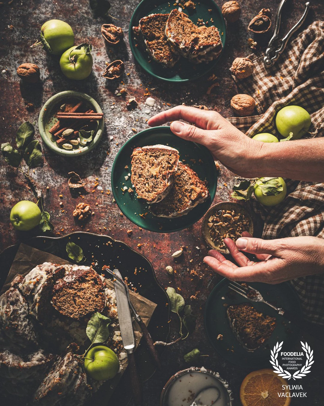 How often do you go to a yard sale and end up picking apples? Yep, that happened to me :) The trees were heavy with apples, and the owner said: pick all that you want. So I did, and I made this Polish Apple Walnut Cake with them.