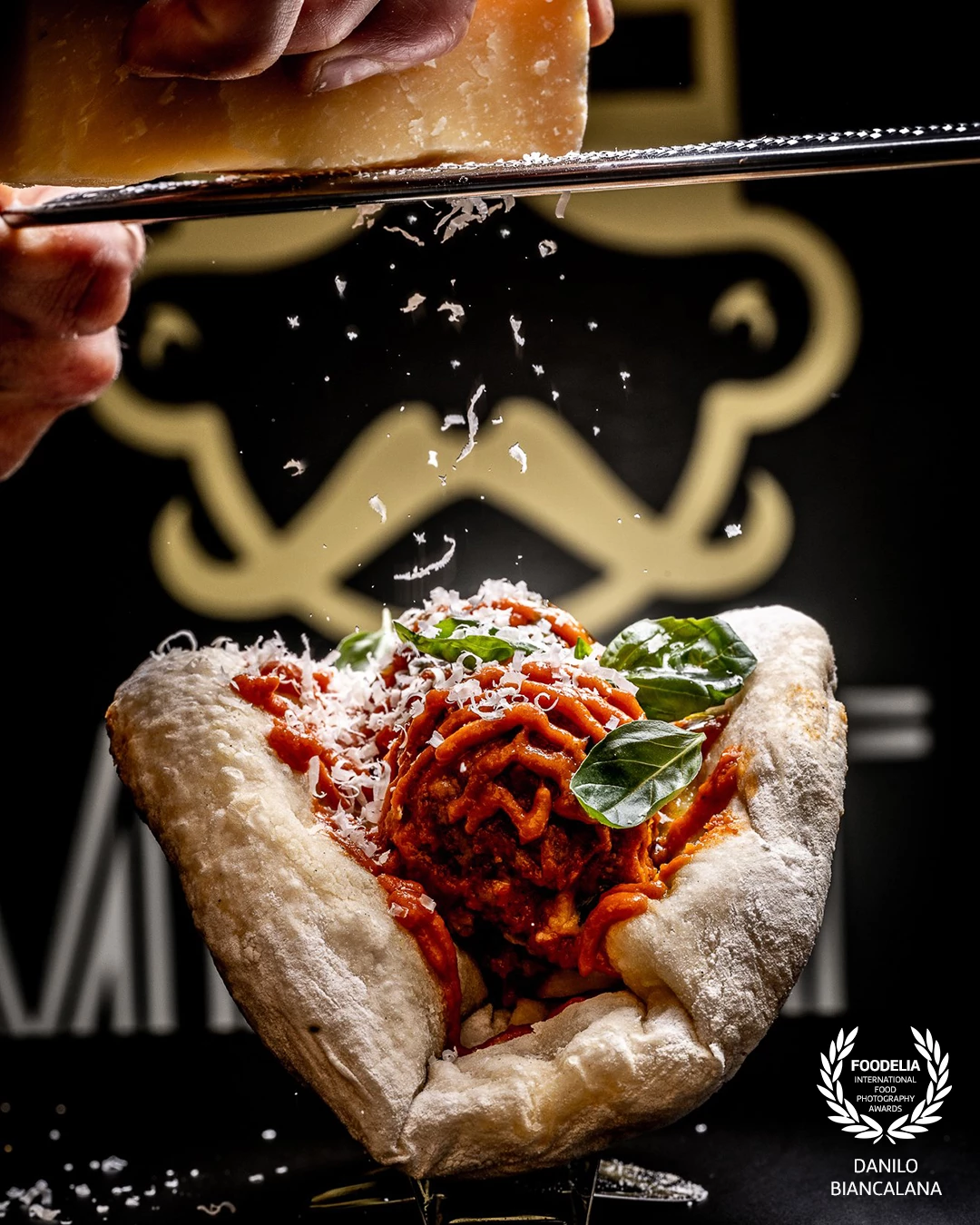 @frumentario_ a combination of gourmet and pizza, thanks to the creativity of its young chef @Alessandro Santilli<br />
Shooting for social network