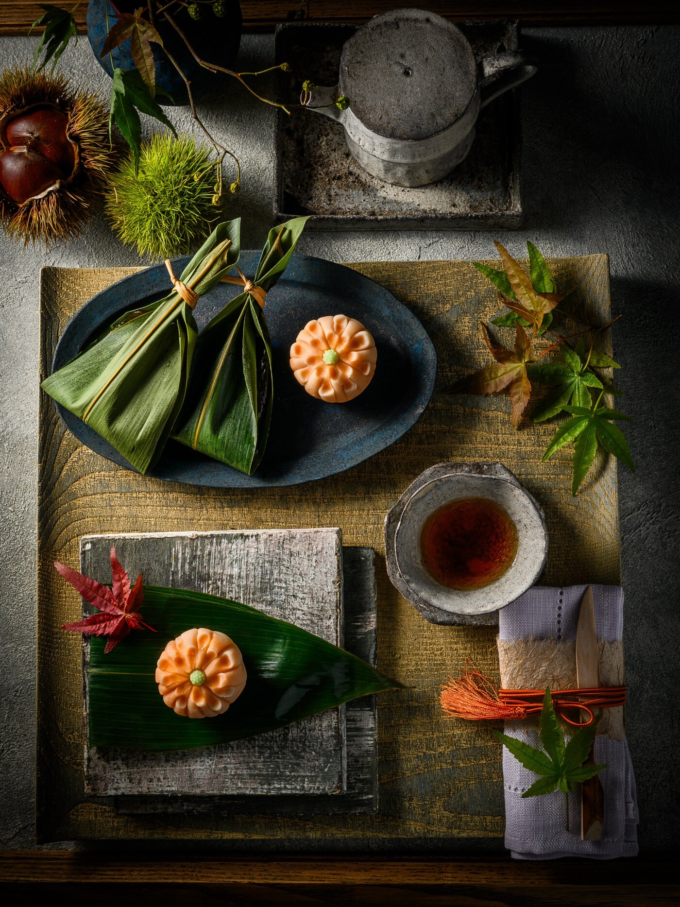 I made a Japanese sweet called 'nerikiri.' The tray and plates were also made by a Japanese artist a...