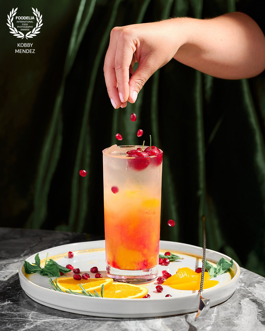We managed to take this photo with the @labrandr team for one of the restaurants that they work for. The idea was to show each ingredient that the drink contained in an elegant and striking way.
